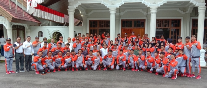 Bupati Tgk Amran Lepas Kontingen Aceh Selatan ke PORA XIV Pidie