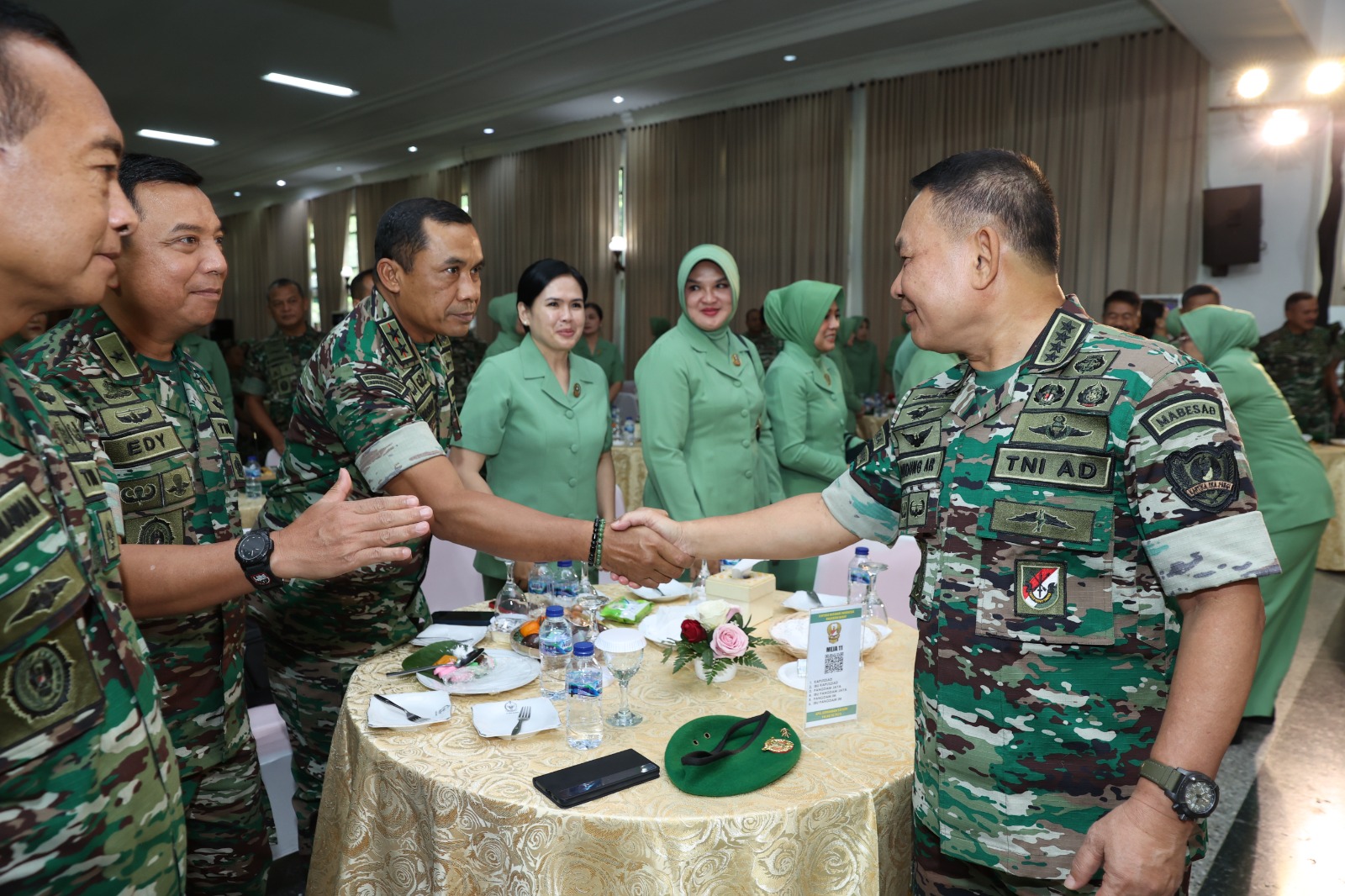 Pangdam IM beserta Ibu Ketua Persit Menghadiri acara Apel Komandan Satuan TNI AD TA. 2023.