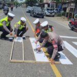 Permintaan Masyarakat, Satlantas Polres Aceh Utara Cat Marka Jalan