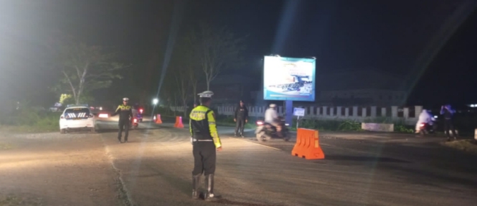 Satlantas Polres Aceh Jaya Lakukan Pengaturan Lalin Saat Shalat Tarawih