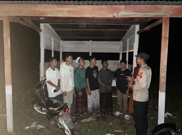 Patroli Malam Ramadhan, Personel Polsek Krueng Sabee Imbau Warga Waspada Terhadap Aksi Curanmor