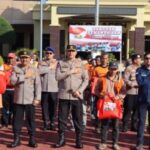 Kapolda Aceh Serahkan Bansos untuk Petugas Kebersihan dan Tukang Becak