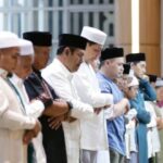 Kapolda Aceh, Wakapolda Aceh Dan PJU Polda Aceh Sholat Tarawih di Masjid Babuttaqwa