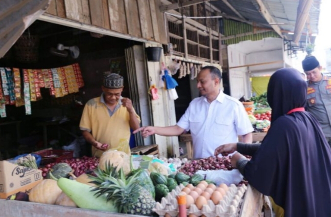 Pj Walikota Lhokseumawe Pastikan Kebutuhan Pokok Stabil Menjelang Idul Fitri