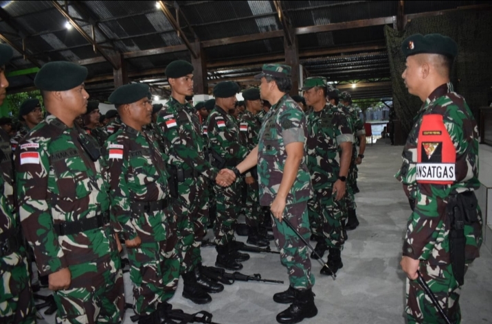 Pangkogabwilhan III Berikan Pengarahan Kepada Prajurit Satgas Pamtas RI-PNG Kewilayahan Papua, Yonif Raider Khusus 115/ML