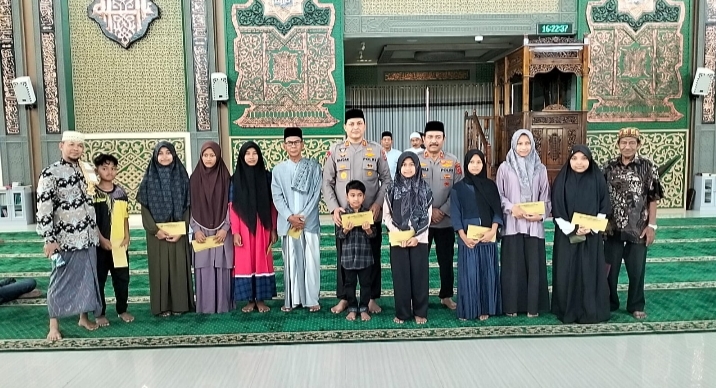 Jelang Lebaran, Kapolda dan Wakapolda Aceh Santuni Puluhan Anak Yatim