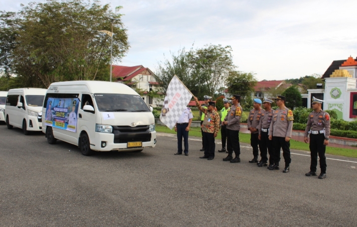 Kapolres Aceh Jaya Bersama PJ. Bupati Lepas Bus Keberangkatan Balik Mudik Gratis