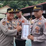 Wakapolres Aceh Selatan Berikan Penghargaan Kepada Polsek Terbaik