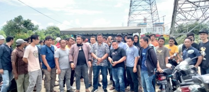 Warga Desa Suak Puntong Blokir Jalan Akses PLTU 3 dan 4