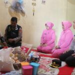 Wujud Kepedulian, Polres Aceh Selatan Kunjungi Personil yang Sakit
