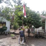 Sambut HUT RI Ke – 78, Babinsa Koramil 10/WB Masif Imbau Warga Binaan Pasang Bendera di Depan Rumah
