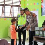 Peduli Literasi Tingkatkan Sumber Pengetahuan Masyarakat, Polres Subulussalam Bagikan Ratusan Buku Gratis