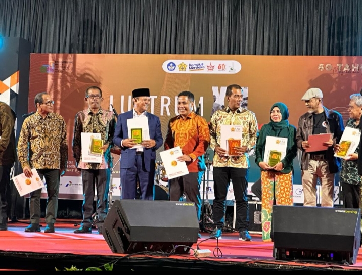 Kadis PUPR Aceh Barat Terima Penghargaan Profesional Pemerintah