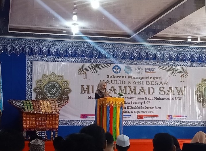 Mahasiswa STIKes Medika Seramoe Barat Tampilkan Seni Rias pada Peringatan Maulid Nabi Muhammad SAW