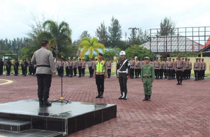 Kapolres Aceh Jaya Memimpin Apel Gelar Pasukan Operasi Mantap Brata Seulawah 2023-2024