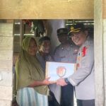 Polres Aceh Jaya dan Polsek Jajaran Gelar Bakti Sosial Pemberian Bantuan Sembako Akabri 91 Kepada Masyarakat