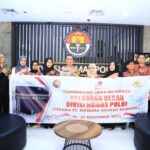 Kadiv Humas Polri Berangkatkan 15 Orang Ibadah Umroh Dalam Rangka Hari Jadi ke-72 Humas Polri