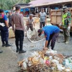 Karya Bakti Gabungan, TNI – Polri Gotong Royong Bersihkan Pajak Harian Kota Subulussalam