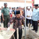 Pj Bupati Aceh Selatan Meletakkan Batu Pertama di Masjid Terapung Al – Hamra Bakongan