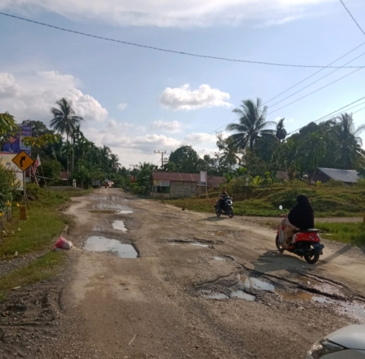 Hancurnya Jalan Lintas Geumpang – Meulaboh, PUPR Provinsi Terkesan Tutup Mata