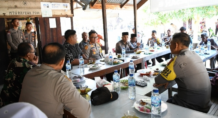 Jum’at Curhat, Kapolres Aceh Timur Ajak Warga Matang Rayeuk Bersinergi Menjaga Harkamtibmas