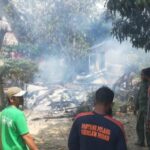 Satu Rumah Berkonstruksi Kayu Dilalap Sijago Merah