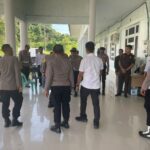 Personel Polres Aceh Jaya Amankan Rapat Pleno Rekapitulasi Hasil Pungutan Suara Pemilu 2024 Tingkat Kabupaten