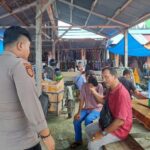 Berikan Rasa Aman Masyarakat Beraktifitas, Polsek Rundeng Patroli di Pasar Tradisional