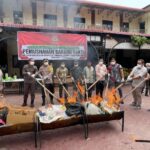 Wakapolres Aceh Timur Kompol Iswar Hadiri Pemusnahan Barang Bukti di Kejari Aceh Timur