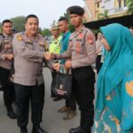 Kapolda Aceh Serahkan Daging Meugang secara Simbolis kepada Staf dan PHL