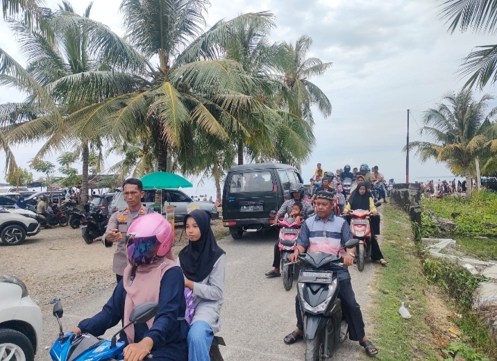 Jamin Kondusifitas di Areal Wisata, Polsek Labuhan Haji Timur Giatkan Patroli