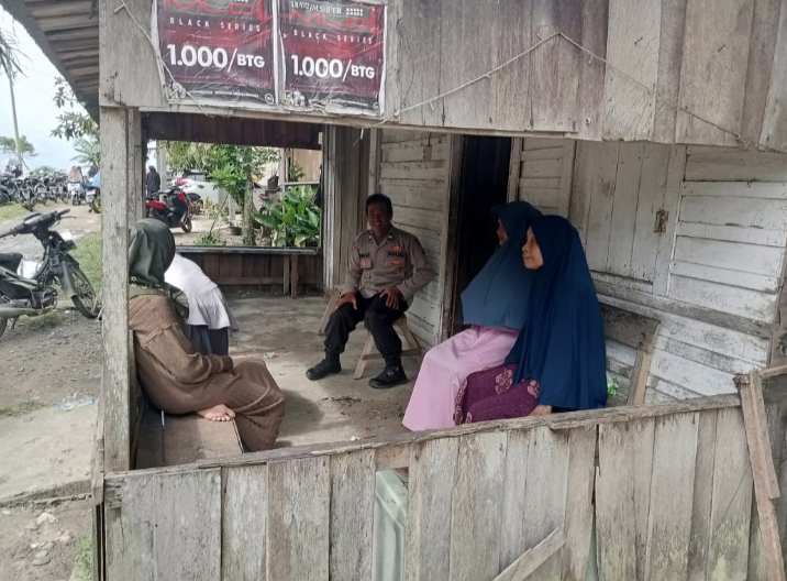 Pererat Hubungan Dengan Warga, Bhabinkamtibmas Polsek Bakongan Timur Laksanakan Sambang