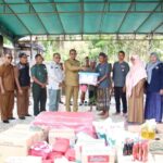 Pj.Bupati Aceh Selatan Berikan Bantuan Masa Panik Kebakaran di Kluet Tengah