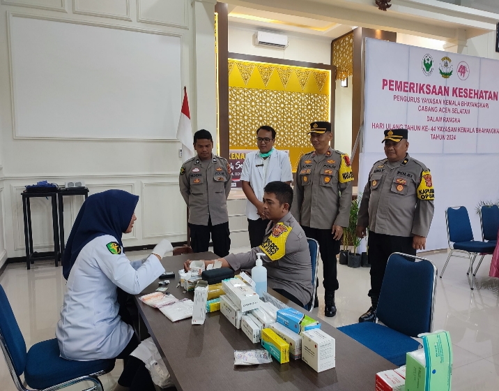 HUT Yayasan Keumala Bhayangkari ke 44: Sidokkes Polres Aceh Selatan Gelar Kegiatan Pemeriksaan Kesehatan