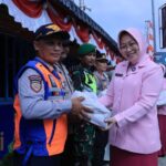 Ketua Bhayangkari Daerah Aceh Salurkan Paket Ramadan kepada Personel di Pos Pam Lebaran