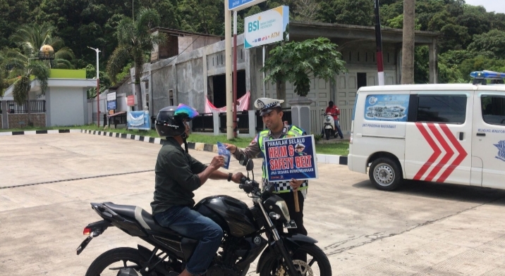 Polisi Meningkatkan Kesadaran Tertib Berlalu Lintas Melalui Patroli Kawasan Tertib Lalu Lintas
