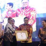 Kapolda Aceh Terima Penghargaan Serambi Awards 2024