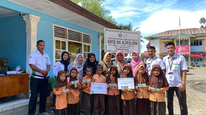 Purna Paskibraka Indonesia Bersinergi dengan Baitul Mal Aceh Selatan Salurkan Bantuan Biaya Pendidikan