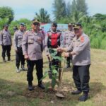 Bakti Sosial Dalam Rangka Hari Bhayangkara ke-78, Polres Aceh Jaya Gelar Penanaman Pohon, Pembagian Bibit Tanaman, dan Pemberian Beasiswa