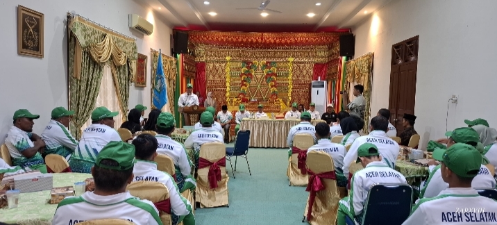 Pj Bupati Aceh Selatan Melepaskan Kontingen POPDA XVII Aceh Selatan ke Aceh Timur