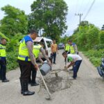 Kasat Lantas Bireuen AKP Mulyadi Giat Bakti Sosial Bersama Anggota
