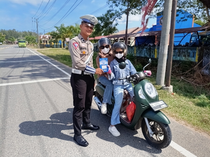Patroli KTL dan Pembagian Brosur di Wilkum SatLantas Polres Aceh Jaya Dalam Ops Patuh Seulawah 2024