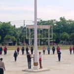 Persiapan HUT RI ke 79, Anggota Polsek Idi Rayeuk Latih Paskibra