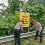 Pemasangan Spanduk Himbauan di Wilkum Polres Aceh Jaya