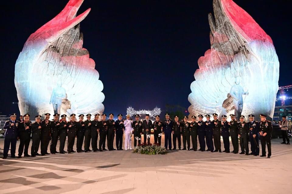 Presiden Jokowi Pimpin Apel Kehormatan dan Renungan Suci di Taman Kusuma Bangsa IKN