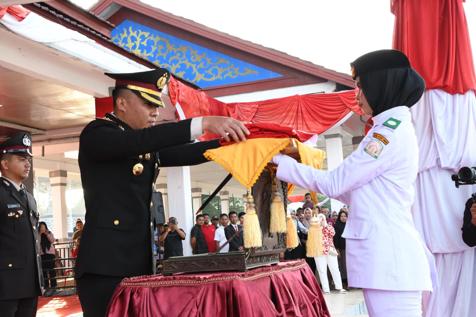 HUT ke-79 RI, Kapolres Aceh Timur Inspektur Upacara Penurunan Bendera Merah Putih