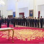 Presiden Joko Widodo Melantik Tiga Menteri dan Satu Wakil Menteri