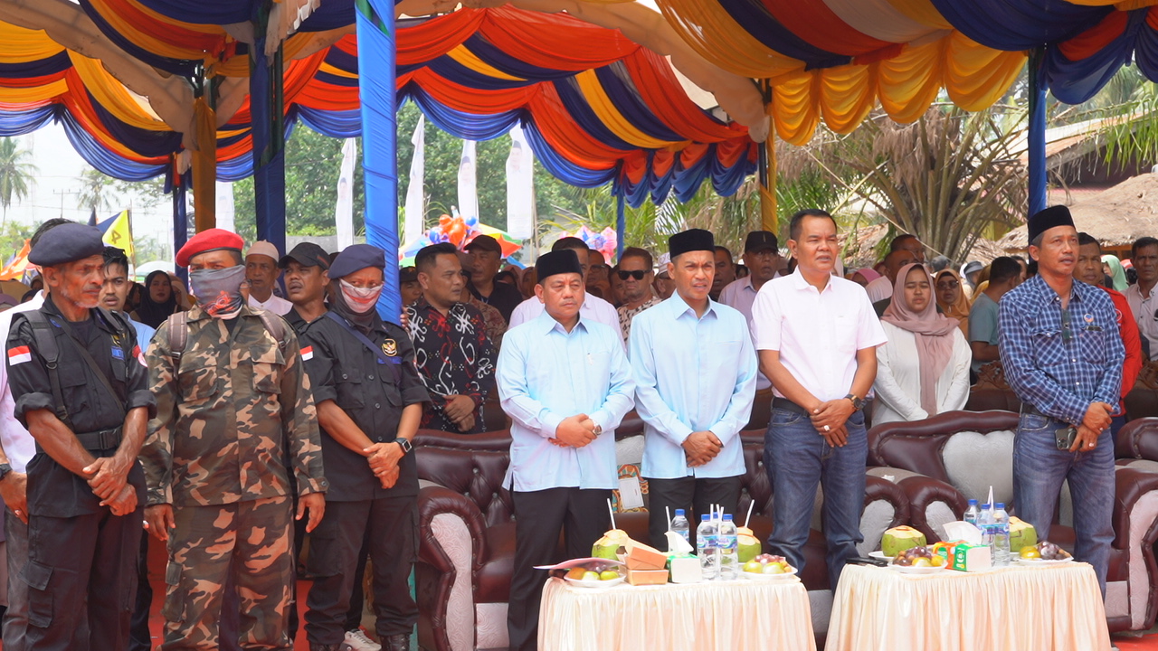 Ribuan Warga Aceh Barat, Hadiri Deklarasi Cabup-Cawabup Hakam-Ayi