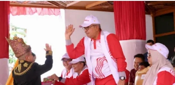 Pj Gubernur dan Forkopimda Ikut Saksikan Pawai Kemerdekaan Bersama Ribuan Masyarakat