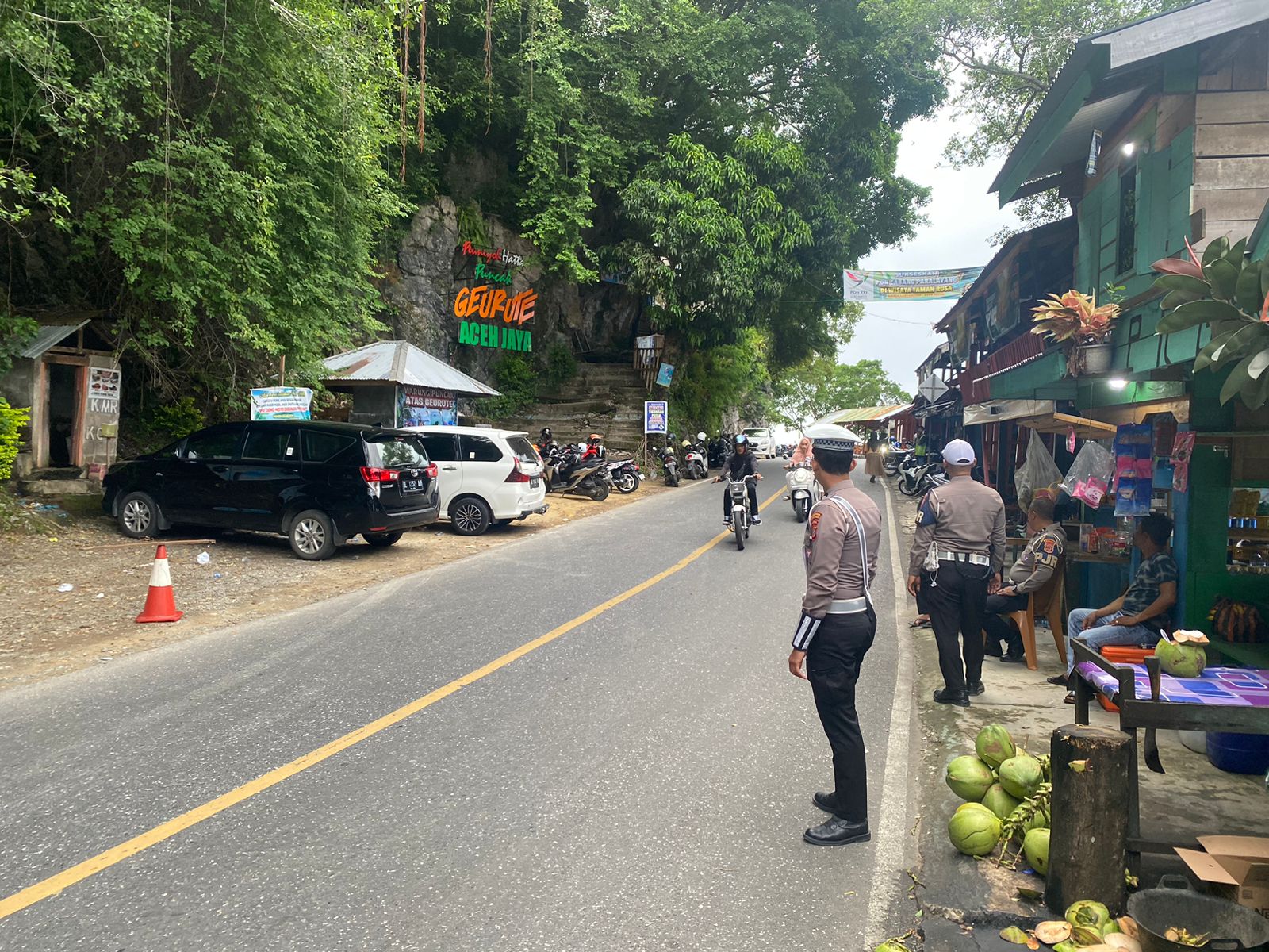 Sat Lantas Polres Aceh Jaya Tingkatkan Patroli Ditempat Wisata Selama Libur Antisipasi Kemacetan dan Pelanggaran Lalin